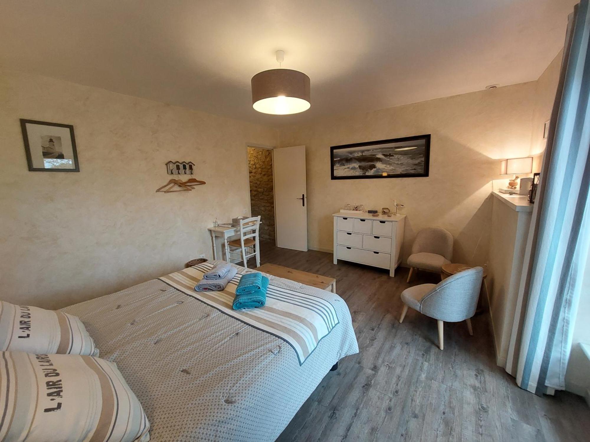 Retour Aux Sources Bed and Breakfast Gouberville Exteriör bild